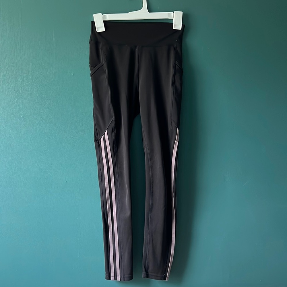Black Popfit leggings with pockets and stripe